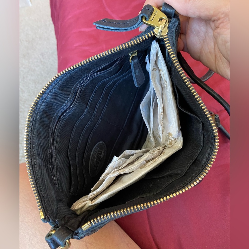 Fossil Black Pebbled Leather Crossbody Bag - Picture 4 of 7
